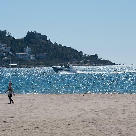 Apartamento A Pie De Playa, Climatizado Y Parking Ρόζες Εξωτερικό φωτογραφία